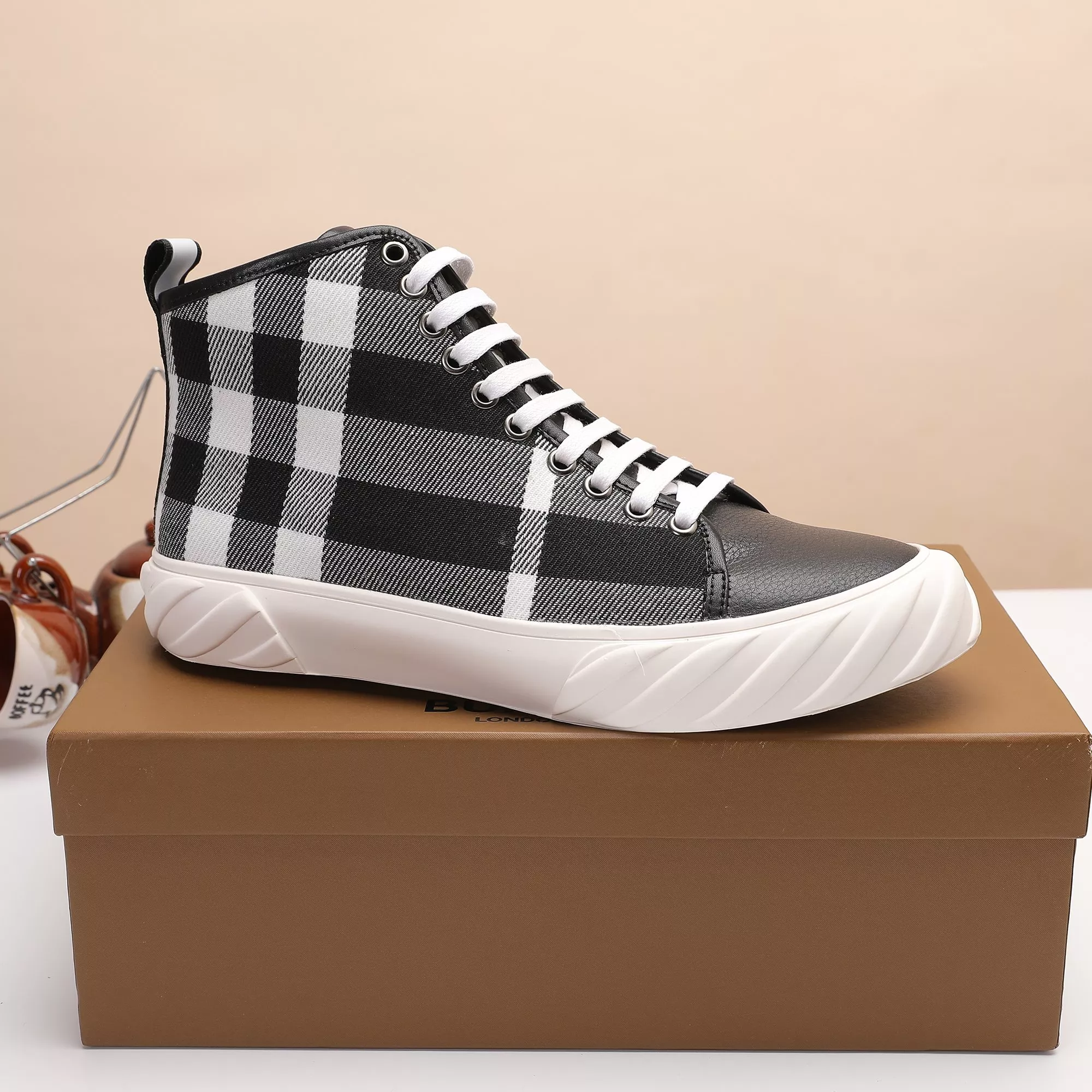 burberry high tops chaussures pour homme s_12740622